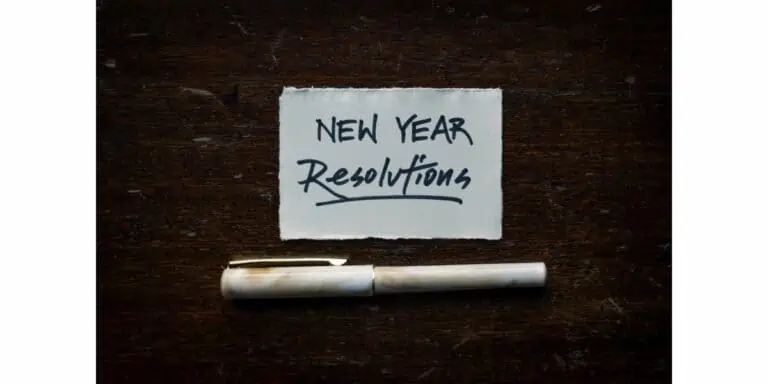 The 5 Major Differences Between Goals vs. Resolutions (And How to Set Each for Success in the New Year)